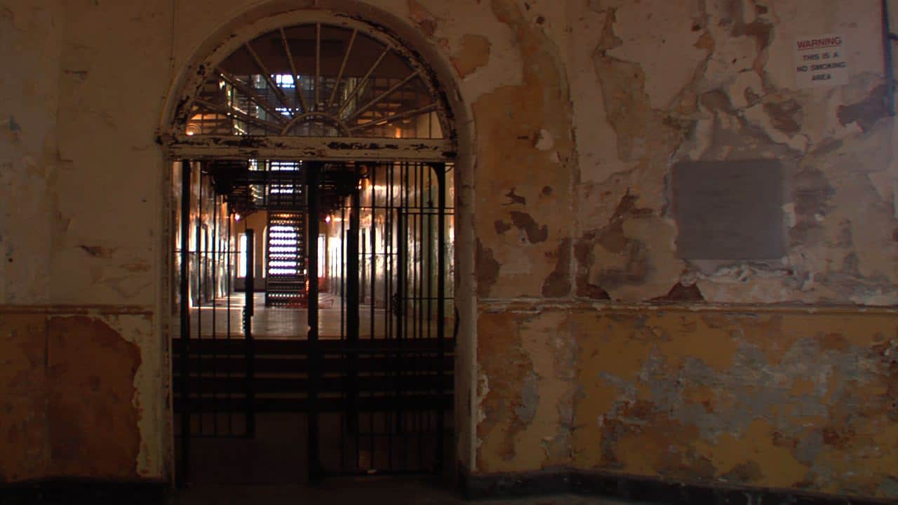 A panoramic of the prison and its second floor.